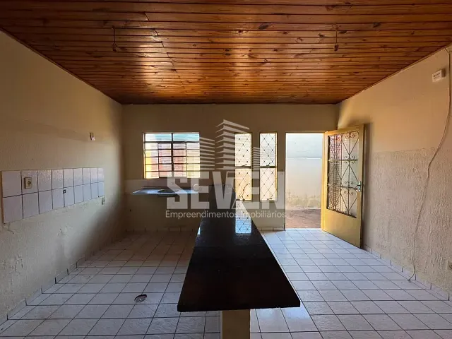 Casa com 200m² 2 quartos e 1 banheiro, à venda ou para alugar, no bairro Núcleo Habitacional Mary Dota em Bauru