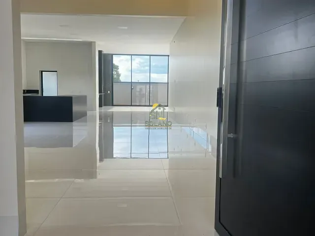 Casa com 565m² 4 quartos e 5 banheiros, à venda, no bairro Loteamento Portal do Sol I em Goiânia