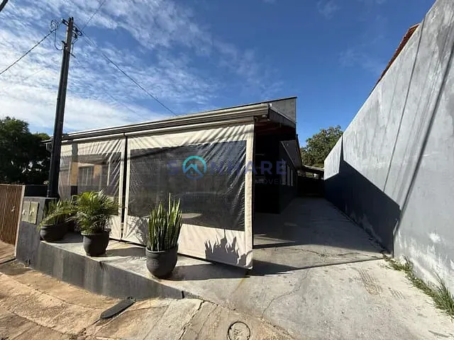 Casa para alugar, no bairro Centro em Tomazina