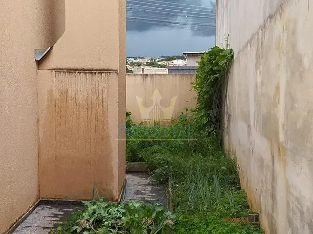 Casa 3 quartos e 4 banheiros, à venda, no bairro Uvaranas em Ponta Grossa