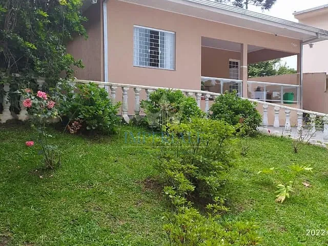 Casa 3 quartos e 4 banheiros, à venda, no bairro Uvaranas em Ponta Grossa