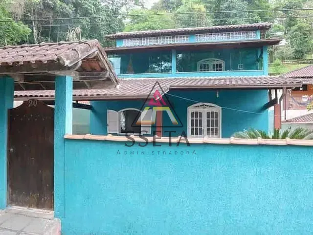 Casa com 360m² 4 quartos e 3 banheiros, à venda, no bairro Iconha em Guapimirim