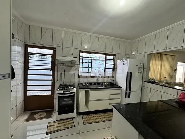 Casa com 125m² 2 quartos e 2 banheiros, à venda, no bairro Barreiro em Taubaté