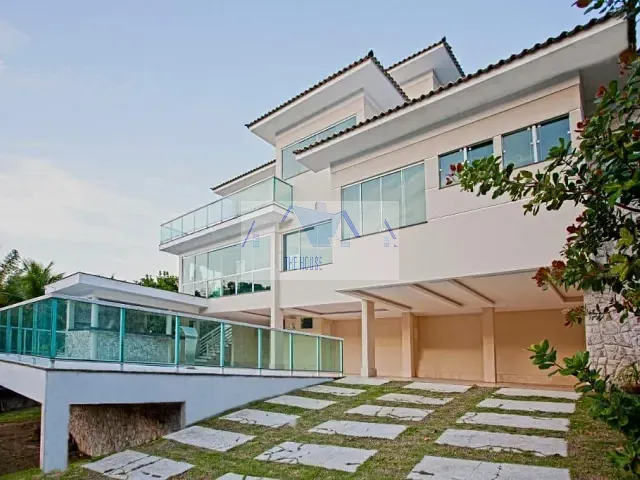 Casa com 1000m² 5 quartos e 7 banheiros, à venda, no bairro Vila Progresso em Niterói