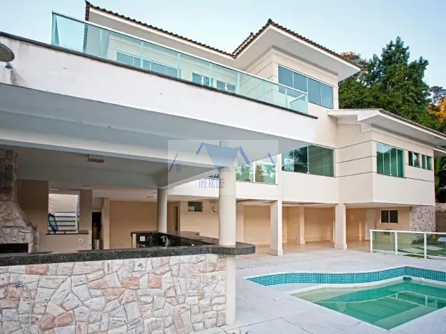 Casa com 1000m² 5 quartos e 7 banheiros, à venda, no bairro Vila Progresso em Niterói