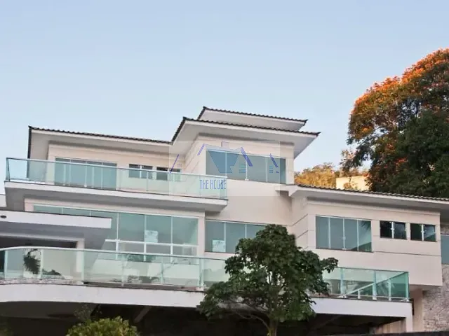 Casa com 1000m² 5 quartos e 7 banheiros, à venda, no bairro Vila Progresso em Niterói