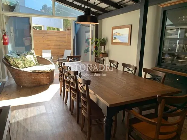 Casa 3 quartos e 3 banheiros, à venda, no bairro Barra em Balneário Camboriú