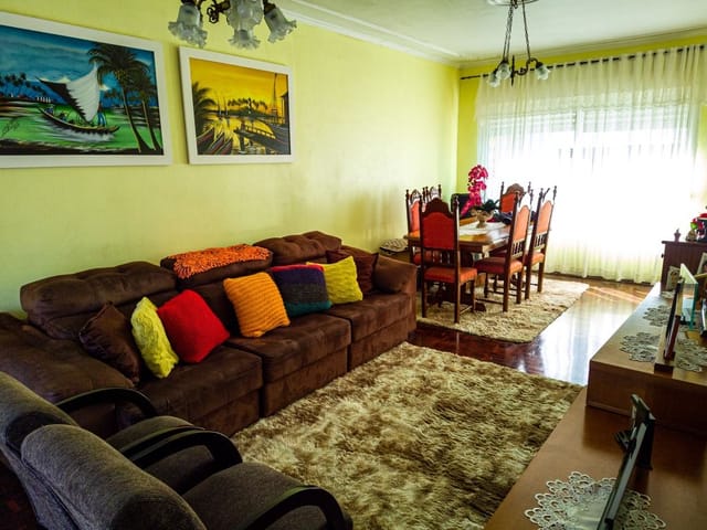 Casa com 150m² 3 quartos e 3 banheiros, à venda, no bairro Centro em Pelotas