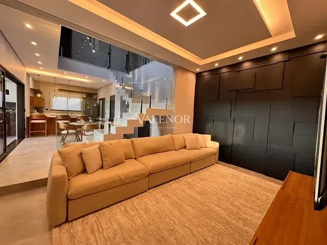 Casa com 310m² 4 quartos e 4 banheiros, à venda, no bairro Santa Cruz em Valinhos