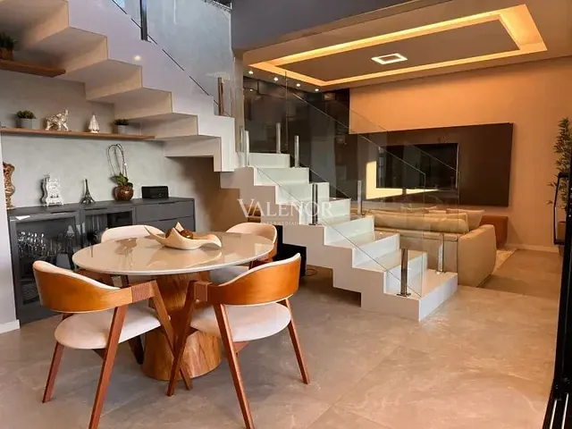 Casa com 310m² 4 quartos e 4 banheiros, à venda, no bairro Santa Cruz em Valinhos