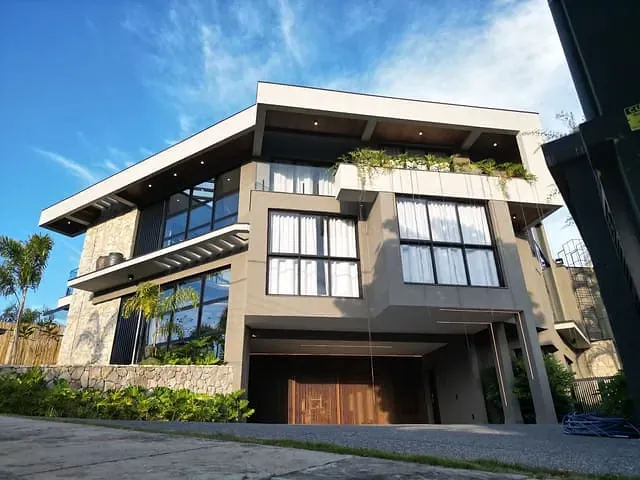 Casa com 590m² 4 quartos e 7 banheiros, à venda, no bairro Vila Oliveira em Mogi das Cruzes