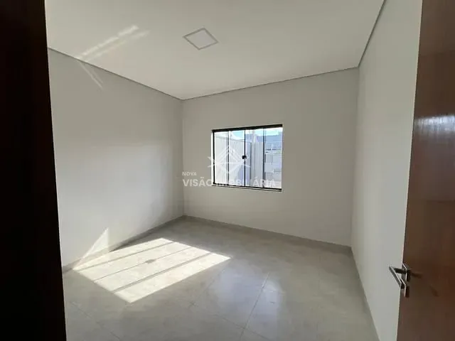 Casa 2 quartos e 2 banheiros, à venda, no bairro Residencial Florença em Sinop