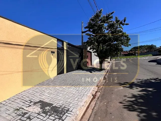 Casa 3 quartos e 2 banheiros, à venda, no bairro Moinho Residencial em Holambra