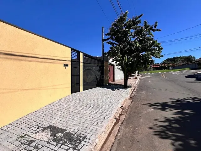 Casa 3 quartos e 2 banheiros, à venda, no bairro Moinho Residencial em Holambra