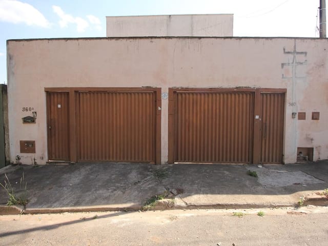 Casa com 200m² 4 quartos e 2 banheiros, à venda, no bairro Jardim do Trevo em São João da Boa Vista