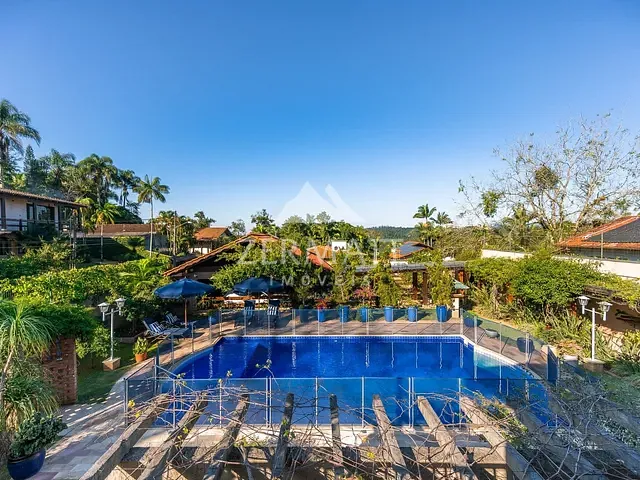 Casa com 690m² 4 quartos e 4 banheiros, à venda, no bairro Ponta Aguda em Blumenau