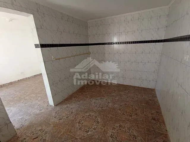 Casa com 40m² 1 quarto e 1 banheiro, para alugar, no bairro Casa Grande em Diadema