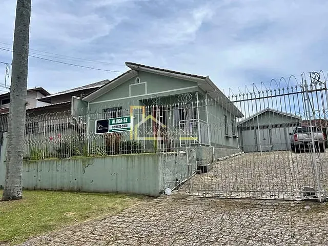 Casa para alugar, no bairro Água Verde em Curitiba