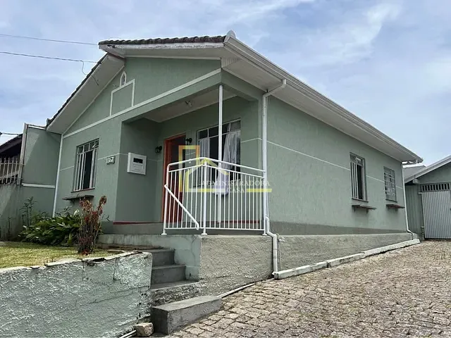 Casa para alugar, no bairro Água Verde em Curitiba