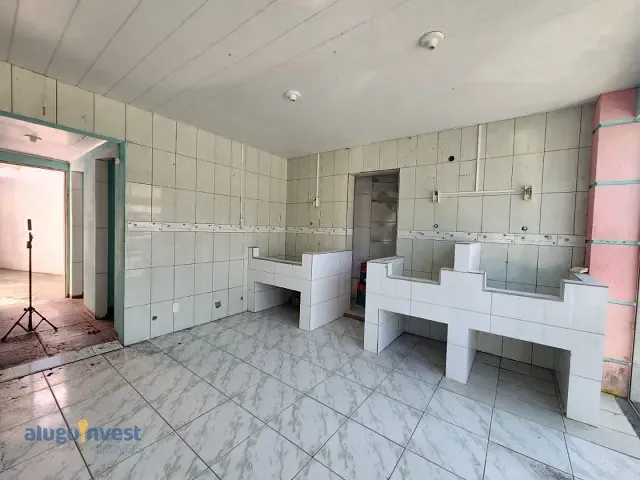 Casa com 611m², à venda, no bairro Cachoeira do Bom Jesus em Florianópolis