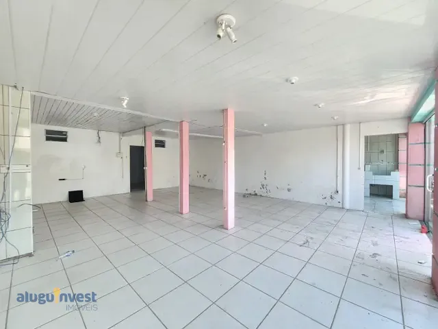 Casa com 611m², à venda, no bairro Cachoeira do Bom Jesus em Florianópolis