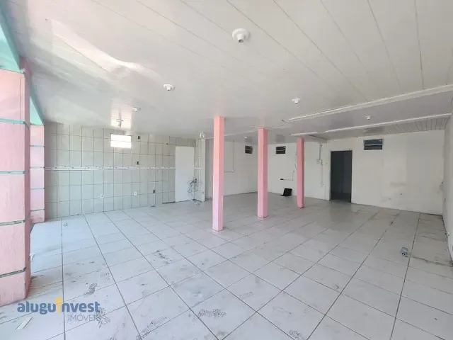 Casa com 611m², à venda, no bairro Cachoeira do Bom Jesus em Florianópolis