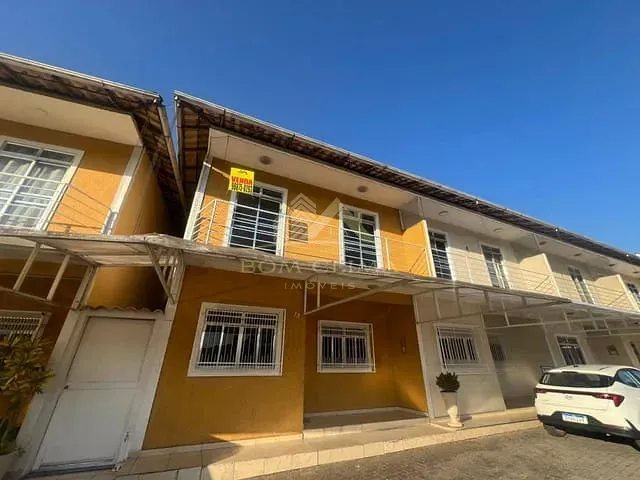 Casa 2 quartos e 2 banheiros, à venda, no bairro Bandeirantes em Juiz de Fora