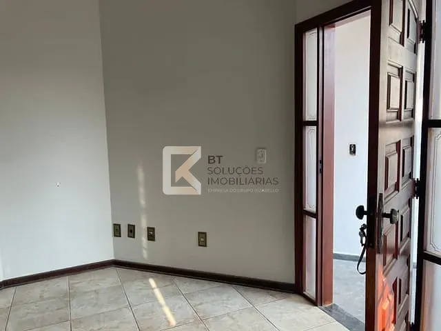 Casa com 150m² 3 quartos e 2 banheiros, à venda, no bairro Vila Maria Helena em Indaiatuba