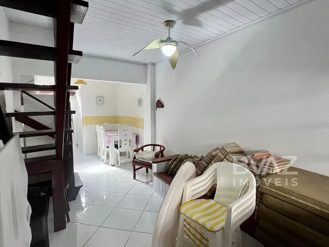 Casa com 80m² 2 quartos e 3 banheiros, à venda, no bairro Peró em Cabo Frio