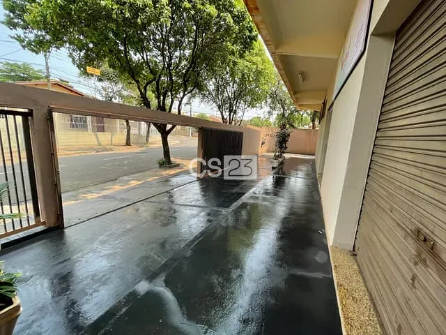 Casa à venda, no bairro Chácaras Pietraróia em Londrina