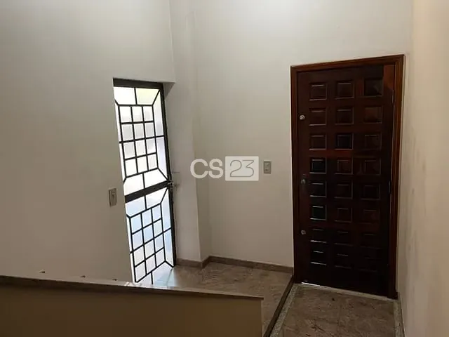 Casa à venda, no bairro Chácaras Pietraróia em Londrina