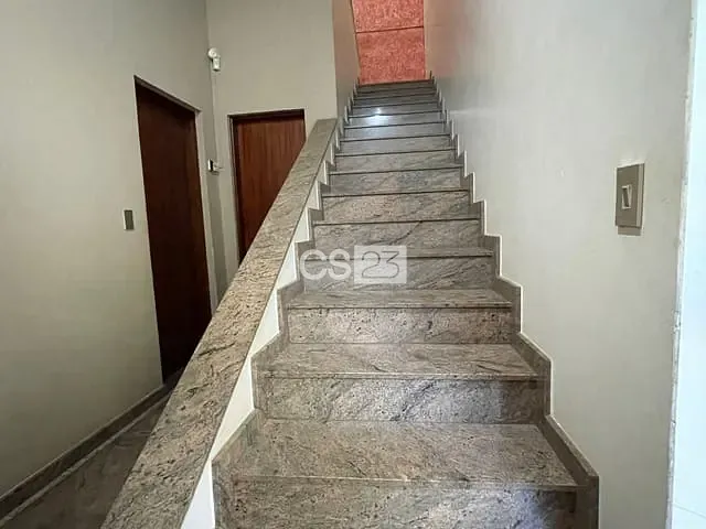 Casa à venda, no bairro Chácaras Pietraróia em Londrina