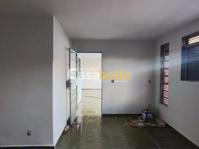 Casa com 220m² 3 quartos e 2 banheiros, para alugar, no bairro Conjunto Romildo Ferreira do Amaral em Goiânia