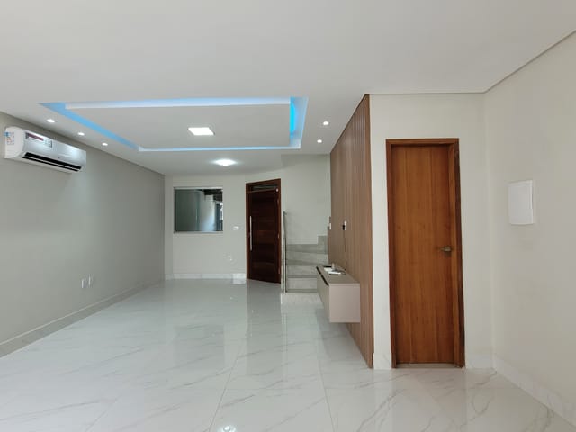 Casa 3 quartos e 3 banheiros, à venda, no bairro Castanheiras II em Governador Valadares