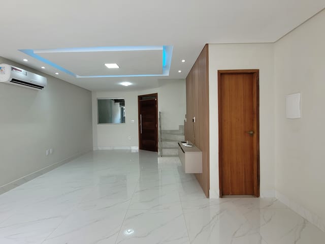 Casa 3 quartos e 3 banheiros, à venda, no bairro Castanheiras II em Governador Valadares
