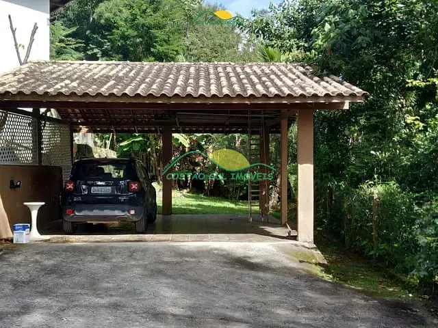 Casa com 928m² 4 quartos e 2 banheiros, à venda, no bairro Córrego Grande em Florianópolis