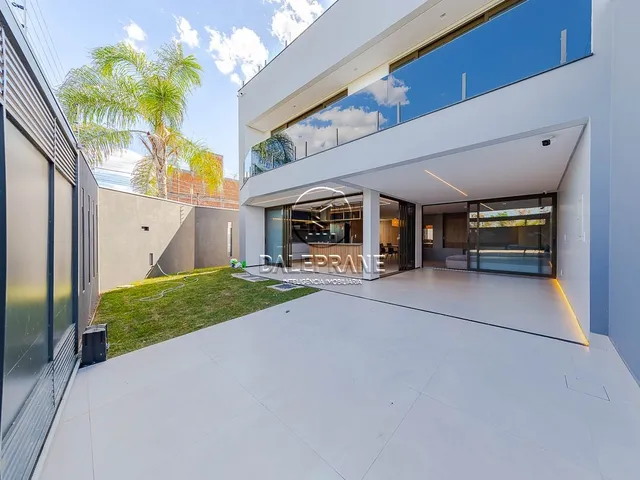 Casa 4 quartos e 5 banheiros, à venda, no bairro Guará II em Brasília