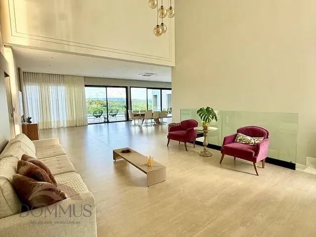 Casa com 942m² 5 quartos e 7 banheiros, à venda, no bairro Parques do Vale em Caratinga