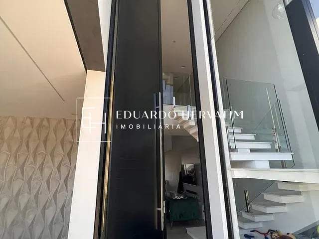 Casa 3 quartos e 5 banheiros, à venda, no bairro Villaggio San Marco em Jundiaí