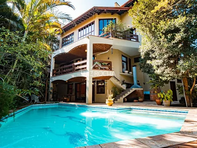 Casa com 1027m² 5 quartos e 5 banheiros, à venda, no bairro CONDOMINIO FOREST HILLS em Jandira