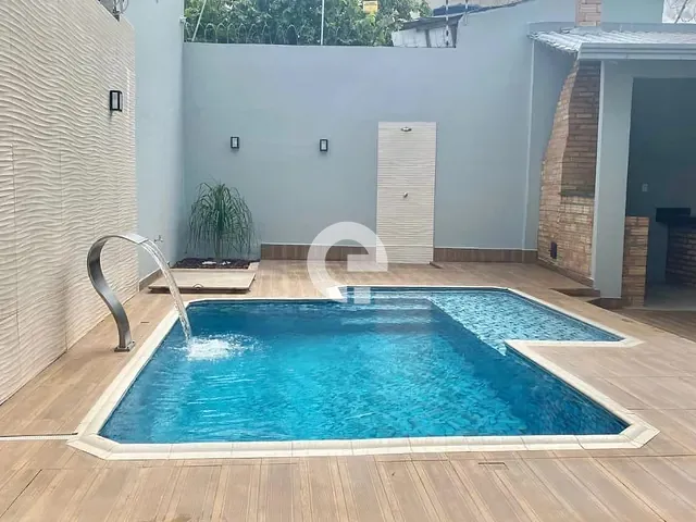 Casa com 297m², à venda, no bairro Santana em Santarém