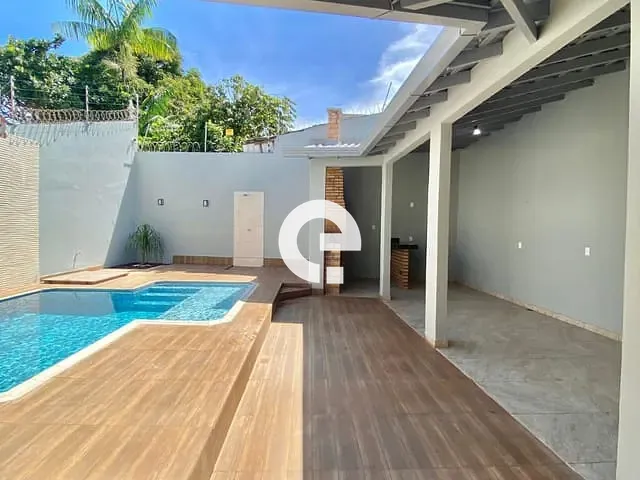 Casa com 297m² 5 quartos e 1 banheiro, à venda, no bairro Santana em Santarém