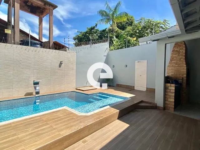 Casa com 297m² 5 quartos e 1 banheiro, à venda, no bairro Santana em Santarém