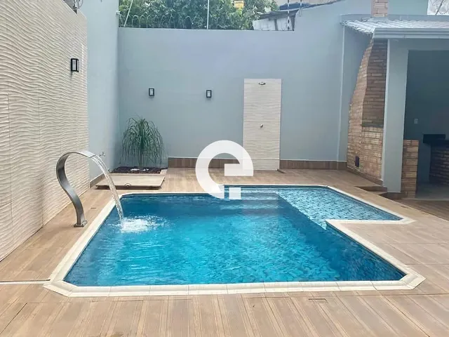 Casa com 297m² 5 quartos e 1 banheiro, à venda, no bairro Santana em Santarém