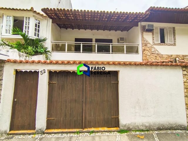 Casa com 180m² 3 quartos e 2 banheiros, à venda, no bairro Barra da Tijuca em Rio de Janeiro