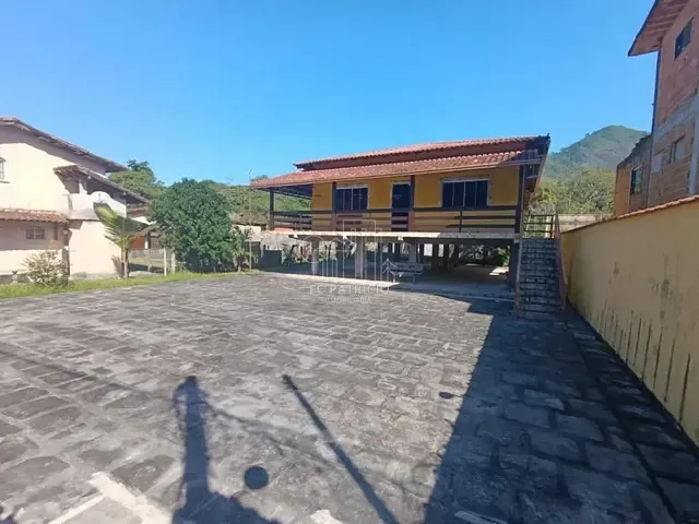 Casa com 476m² 2 quartos e 1 banheiro, à venda ou para alugar, no bairro Limoeiro em Guapimirim