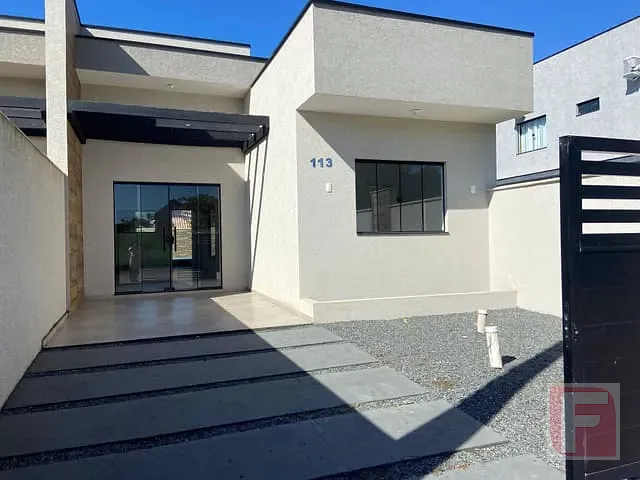 Casa 3 quartos e 1 banheiro, à venda, no bairro Centro em Itapoá