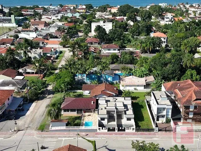 Casa 3 quartos e 1 banheiro, à venda, no bairro Centro em Itapoá