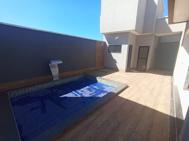 Casa com 360m² 3 quartos e 3 banheiros, à venda, no bairro Setor Cristina II em Trindade