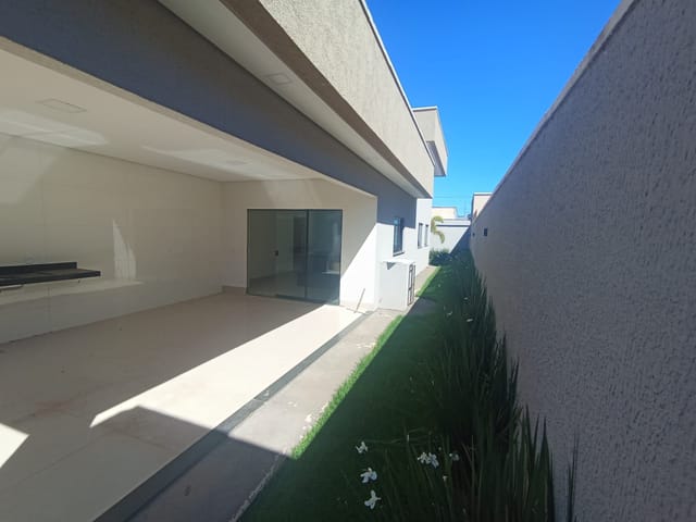 Casa com 360m² 3 quartos e 3 banheiros, à venda, no bairro Setor Cristina II em Trindade